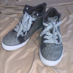 Toms sneakers